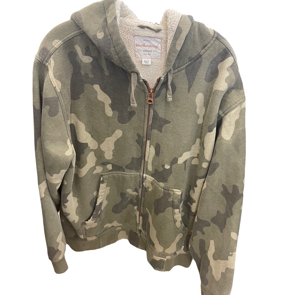 Sherpa lined camo hoodie